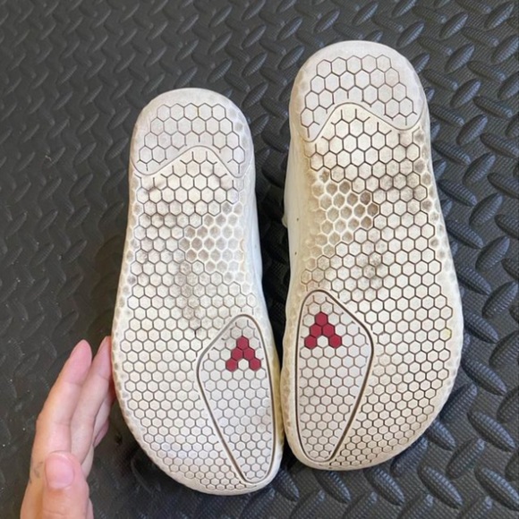 VivoBarefoot geo court white sneaker - Picture 3 of 3